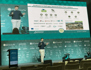 Andres Ponce speaking at the AveBiom Conference